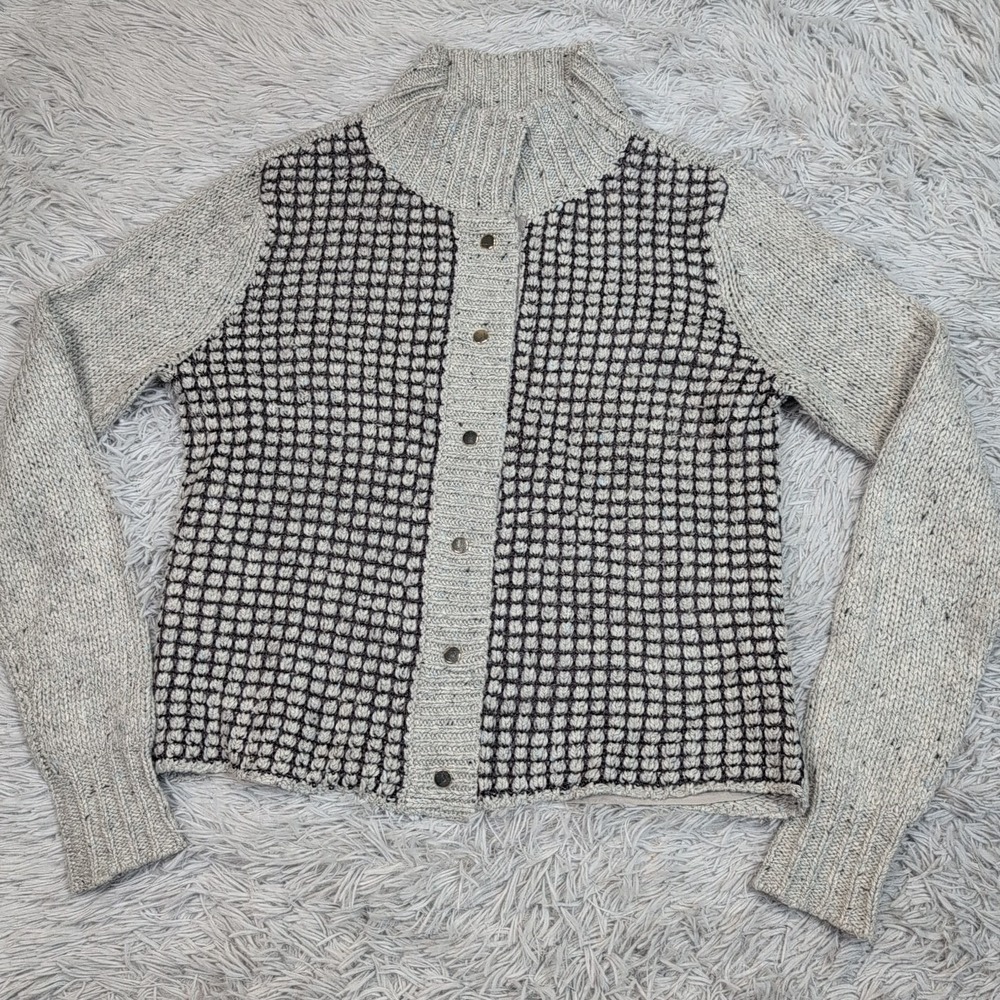 Cabi Sweater Womens M Gray Cardigan Snap Up Cozy Comfort Preppy Casual